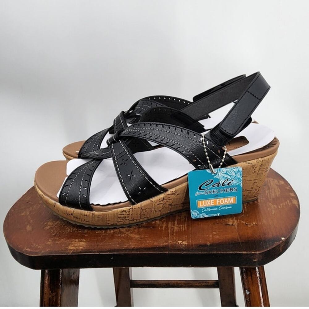 New NWOB Skecher's‎ Cali Memory Foam Wedge Sandals Size 9.5 Luxe Foam